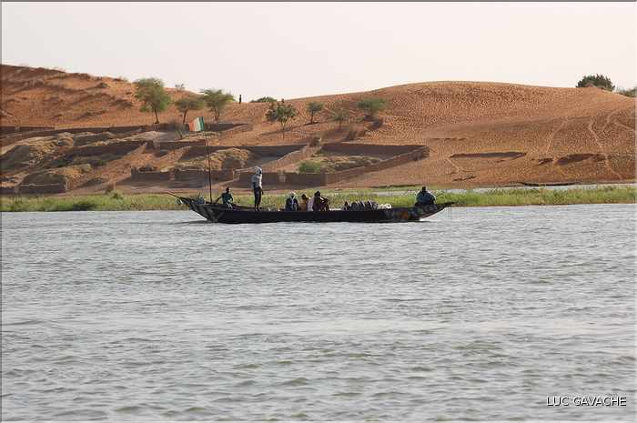 Le fleuve Niger reste une voie de communications importante pour les Maliens (8)