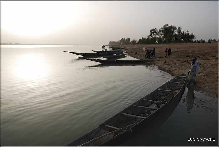 Traversée en bac du fleuve Niger, à Ké Massina (2)