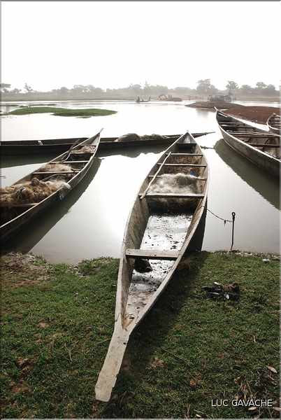 Pinasses sur le fleuve Bani, affluent du fleuve Niger (8)