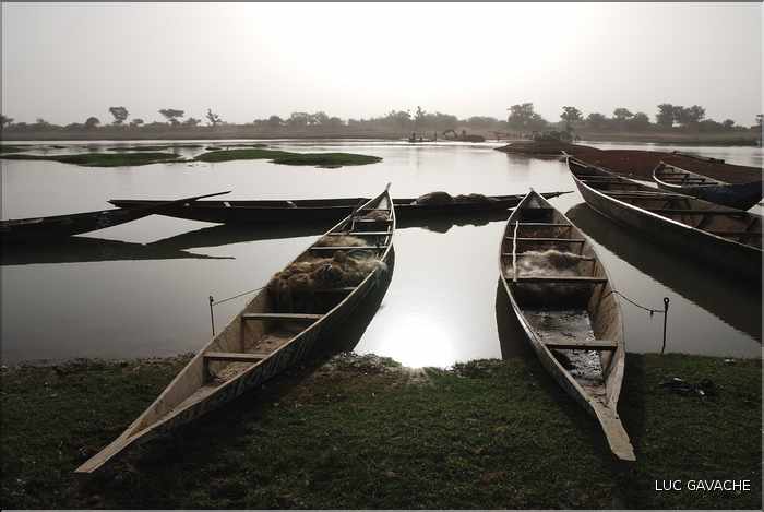 Pinasses sur le fleuve Bani, affluent du fleuve Niger (9)