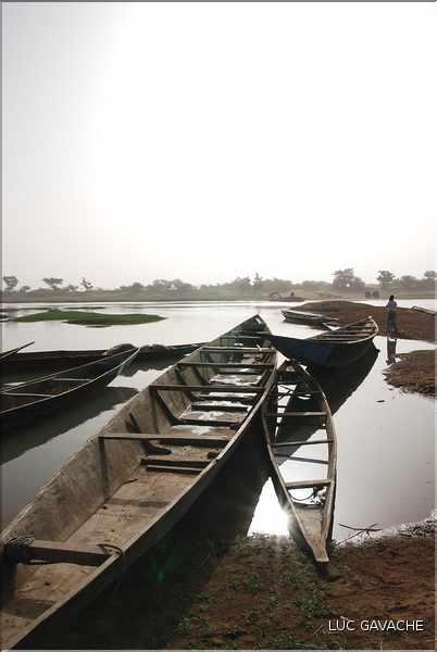 Pinasses sur le fleuve Bani, affluent du fleuve Niger (19)
