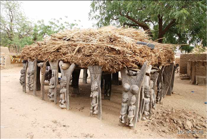 Case à palabre  dans le village d'Endé, pays Dogon (2)