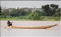 Pinasse sur le fleuve Niger, non loin de Niamey (1)