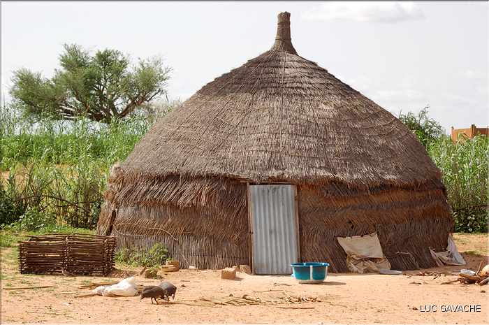 Case de Peuls-pêcheurs dans la région de Niamey (2)