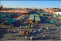 À côté de la Koutoubia se trouve un des hauts lieux de Marrakech, la place Jemaa-el-Fna. (4)