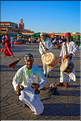À côté de la Koutoubia se trouve un des hauts lieux de Marrakech, la place Jemaa-el-Fna. (12)
