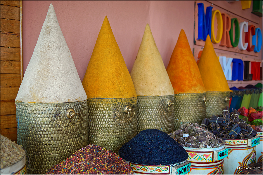 Dans les ruelles des souks de Marrakech. (51)