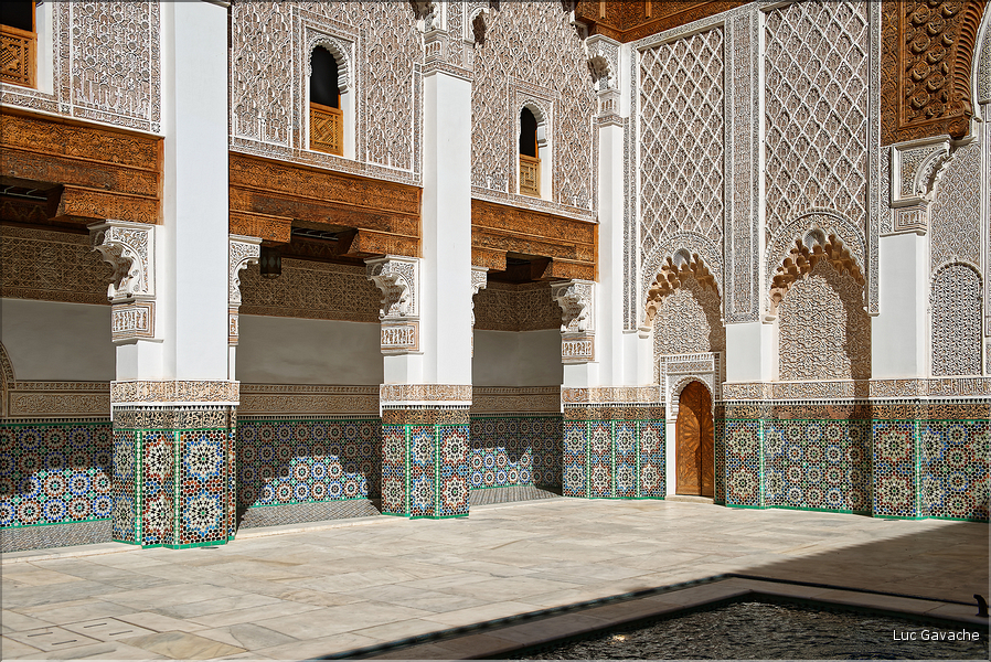 La médersa Ben-Youssef de Marrakech était une école coranique qui fut édifiée en 1572. (9)