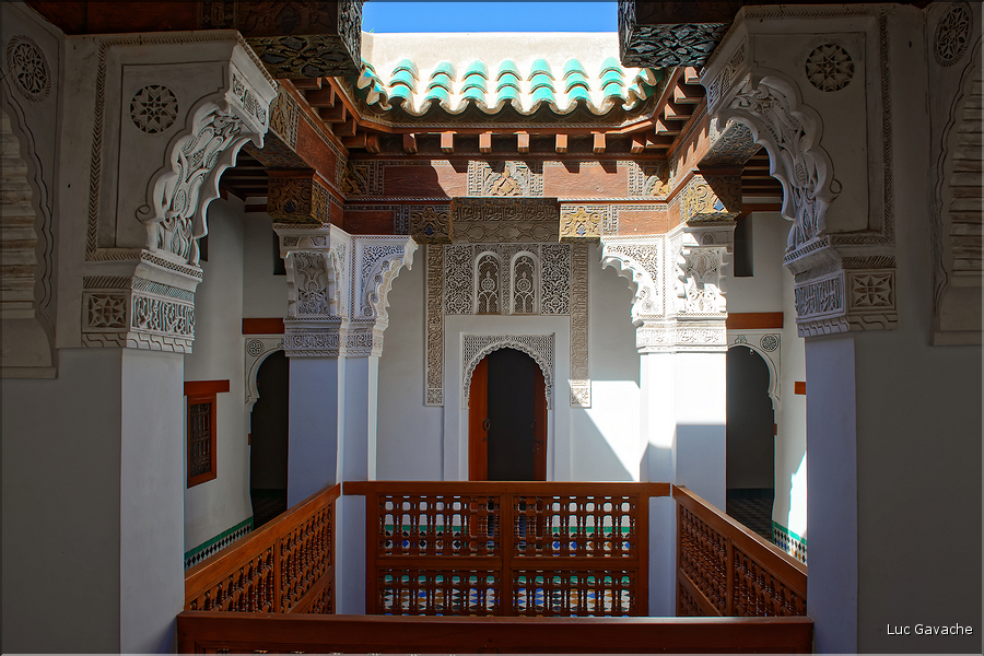 La médersa Ben-Youssef de Marrakech était une école coranique qui fut édifiée en 1572. (27)