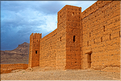 La vallée du Drâa est parsemée de Ksar comme celui de Tamnougalt. (3)