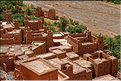 Avec un tel décor At Ben Haddou a servi de lieux de tournage à de nombreux films prestigieux. (10)