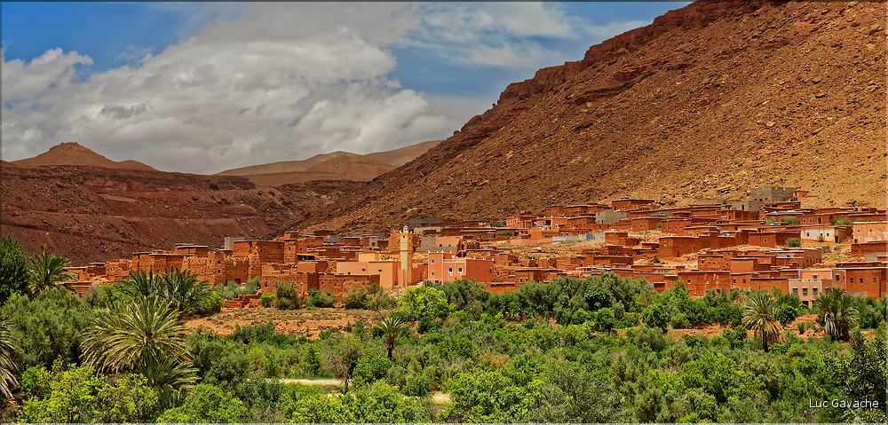 Au nord de Ouarzazate, sur les contres forts du Haut Atlas, la vallée de Telouèt abrite de charmants villages typiques. (7)