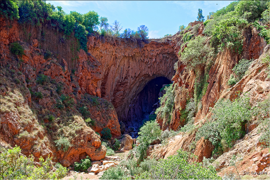 Pont naturel d'Imi n'Ifri près du village du même nom. (1)