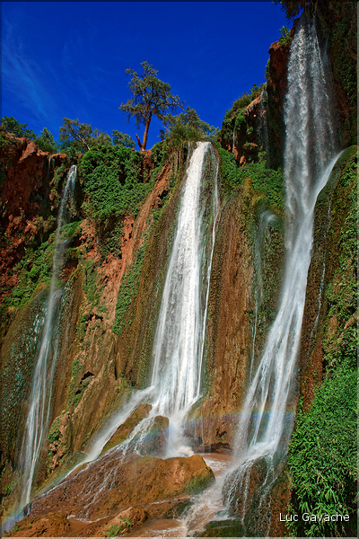 Les cascades d'Ouzoud, hautes de plus de cent mètres, sont situées entre le Moyen et le Haut Atlas. (10)