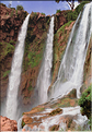 Les cascades d'Ouzoud, hautes de plus de cent mètres, sont situées entre le Moyen et le Haut Atlas. (21)