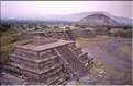 La cité de Teotihuacan, prés de Mexico, ateindra son apogée dans les premiers siécles de notre ère.