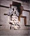 Statuette située dans une tombe. Monte Alban a été bâtie par les Zapothèques puis par les Mixthèques.