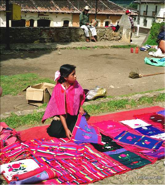 Le marché de San Christobal De Las Casas est fréquenté par les Indiens Tzotziles d'origine Maya. (1)