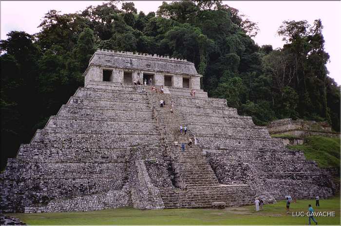 La cité Maya de Palenque connu son heure de gloire entre le V et IX éme siécle.