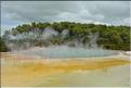 Wai-O-Tapu dans la zone volcanique de Rotorua. Ici Champagne pool. (1)