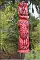 Le site de Te Puia abrite également de nombreux témoignages de la culture maorie. Ici des totems sculptés. (15)