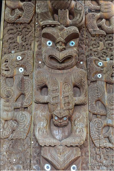 La sculpture est un des aspects les plus importants de la culture Maori (Te Puia). (10)