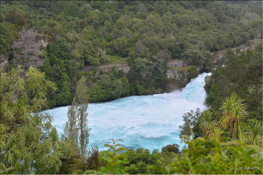Huka Falls sur le Waikato, le plus long fleuve de Nouvelle-Zélande (région de Rotorua). (1)