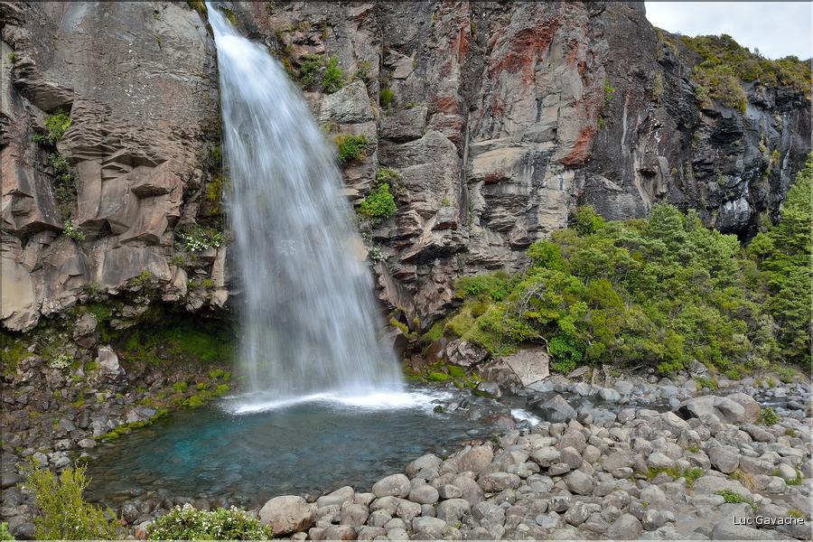 En chemin vers les Tama Lakes, situés au pied du Tongariro. Ici Taranaki falls. (10)