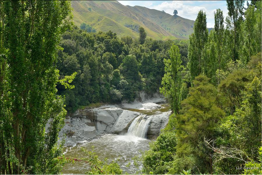 Raukaya falls dans la région située au sud du Parc de Tongariro. (2)