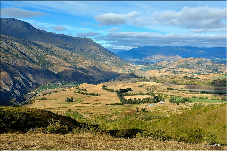 Crown Terrace et la vallée conduisant à Queenstown. (4)