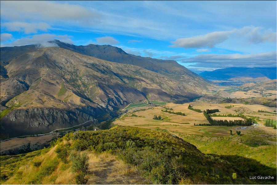 Crown Terrace et la vallée conduisant à Queenstown. (6)