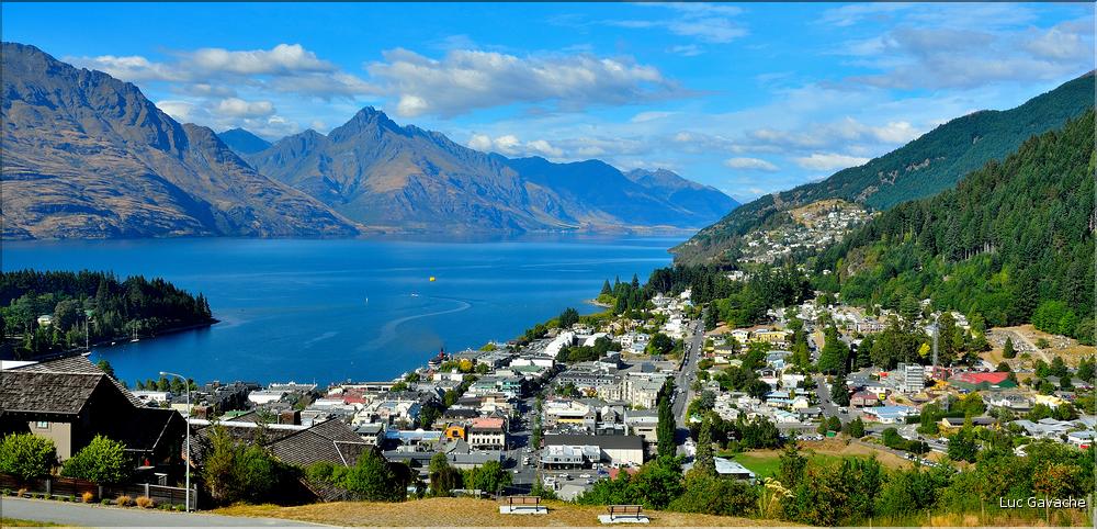 La ville de Queenstown et le lac Wakatipu. (1)