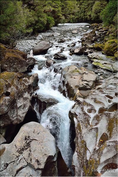 De la Milford Sound road, vers les chutes d'eau the chasm. (19)