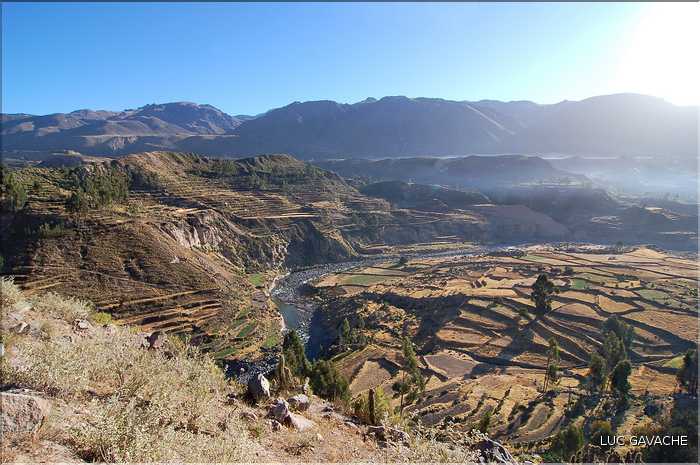 37 Levé de soleil sur le Canyon de Colca, dans les environs du village de Madrigal (1)