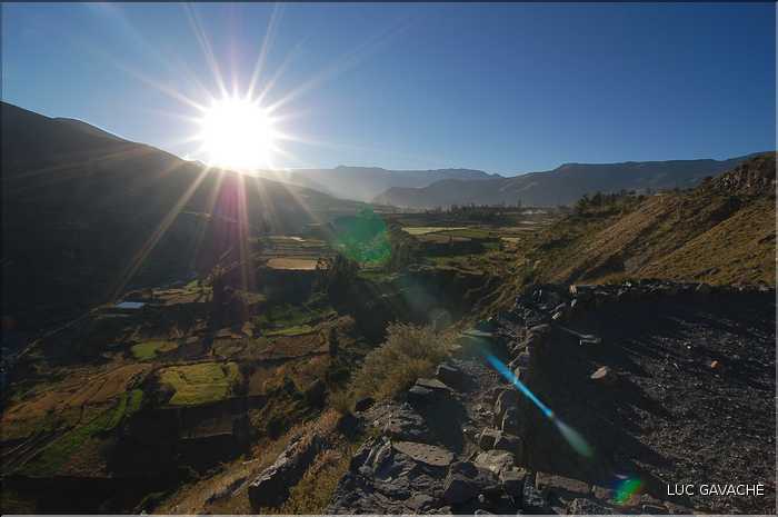 37 Levé de soleil sur le Canyon de Colca, dans les environs du village de Madrigal (2)