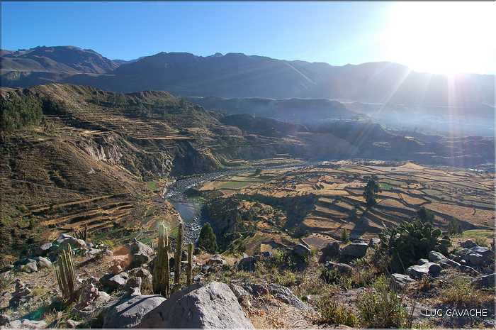 37 Levé de soleil sur le Canyon de Colca, dans les environs du village de Madrigal (3)