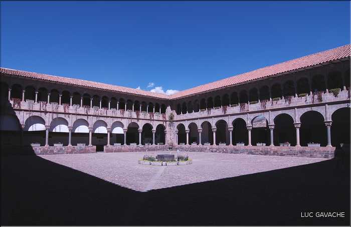 77 Le Monastère Santo Domingo fut construit sur les vestige du temple Inca du temple du soleil, Cuzco  (3)