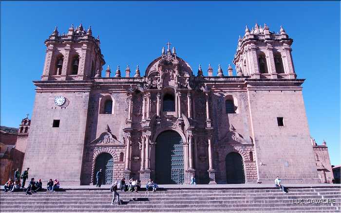 79 Cathédrale de Cuzco sur la place d'armes (3)