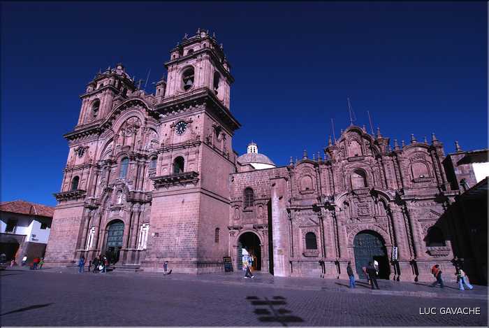 80 L'église de la Compania est également sur la place d'armes de Cuzco (4)