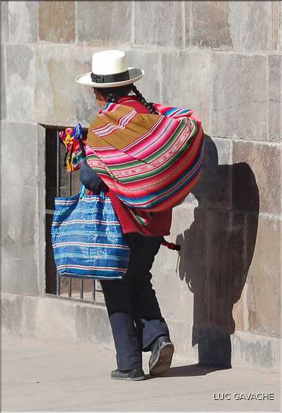 87 Quelques exemples de costumes des habitantes de Cuzco (1)