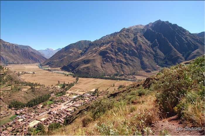 89 Dans la splendide vallée sacrée des Inca, s'écoule la légendaire rivière Urubamba (1)