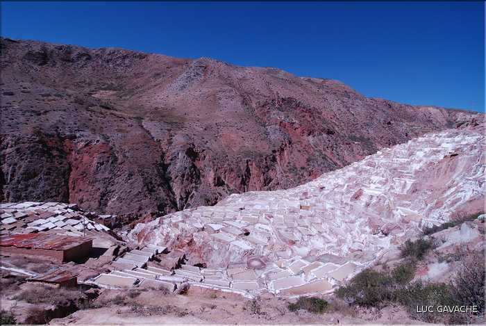 92 Les Salines de Maras, qui étaient exploitées avant même l'arrivé des Inca, compte près de 4.000 bassins (1)