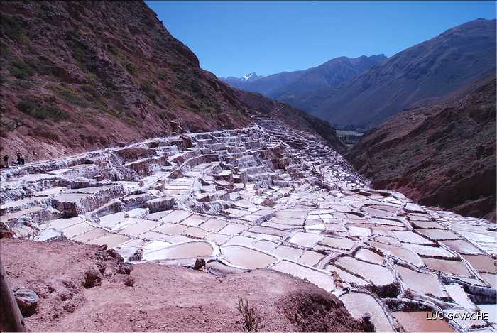 92 Les Salines de Maras, qui étaient exploitées avant même l'arrivé des Inca, compte près de 4.000 bassins (21)