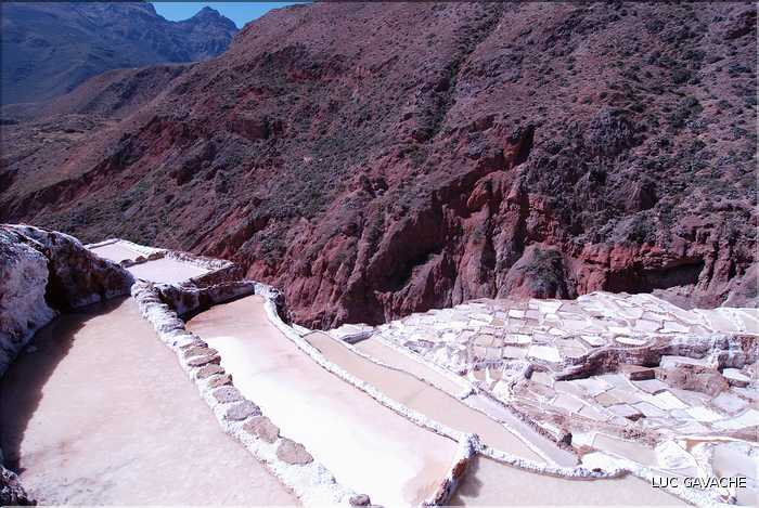 92 Les Salines de Maras, qui étaient exploitées avant même l'arrivé des Inca, compte près de 4.000 bassins (30)
