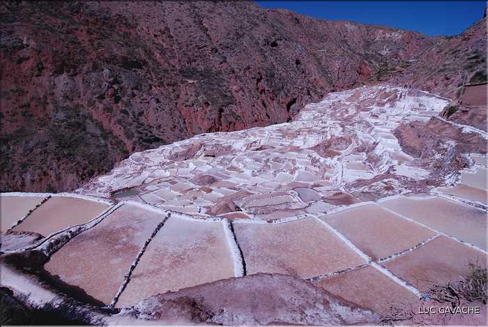 92 Les Salines de Maras, qui étaient exploitées avant même l'arrivé des Inca, compte près de 4.000 bassins (55)