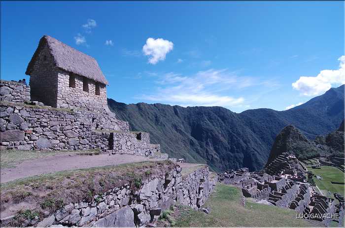 97 Le mirador offre une des plus belle vue sur le site du Machu Picchu (4)