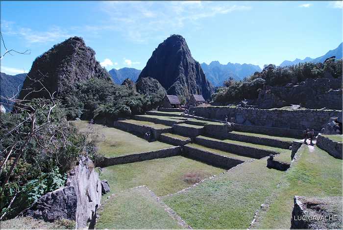 105 Vue du site à partir de l'Intiwatan, ou calendrier solaire, Machu Picchu (3)