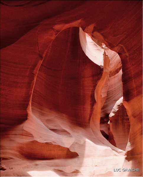 Sculpté par l'eau, Antilope valley se trouve à proximité du lake Powell, Arizona (6)