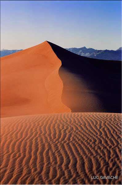 Parfois situé sous le niveau de la mer, Death Valley se trouve dans l'état de Californie (2)