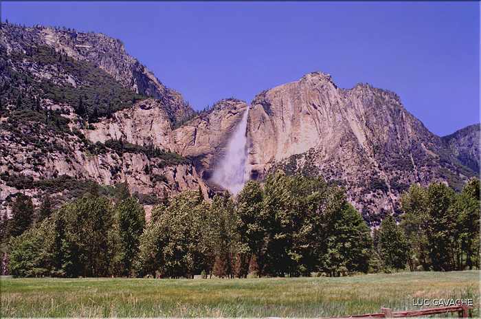 Le parc de Yosemite est situé dans la Sierra Nevada dans l'Est de la Californie (3)